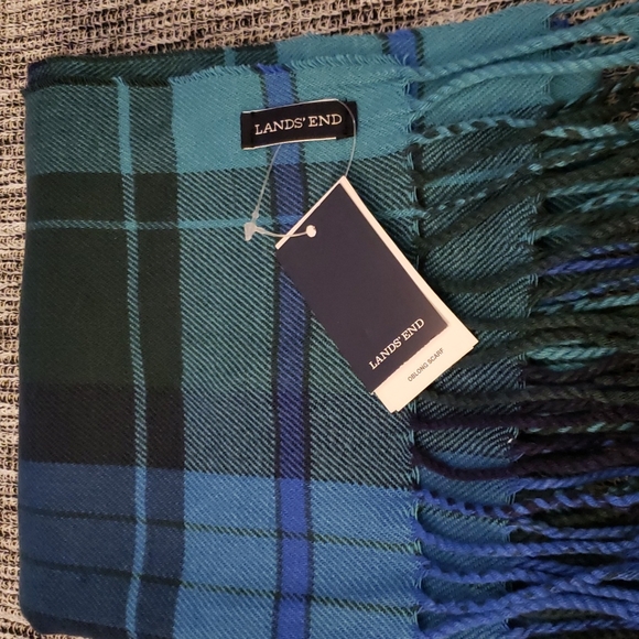 ❄☃️BNWT LANDS' END BOLD BLUE PLAID SCARF - Picture 2 of 6